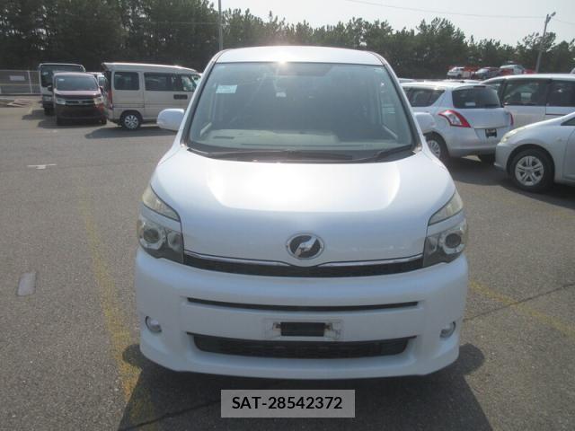 Toyota VOXY 2011-02 6022809-1