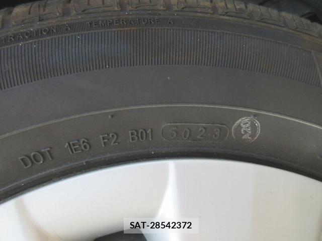 Toyota VOXY 2011-02 6022809-21