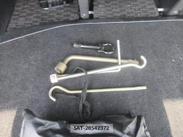 Toyota VOXY 2011-02 6022809-28