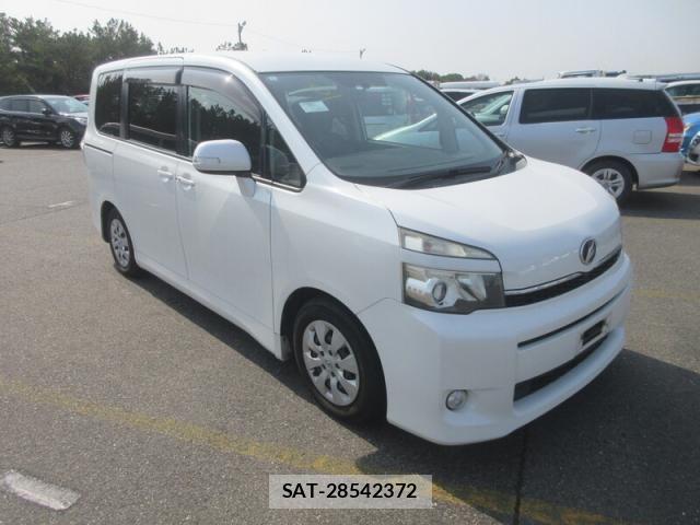 Toyota VOXY 2011-02 6022809-2
