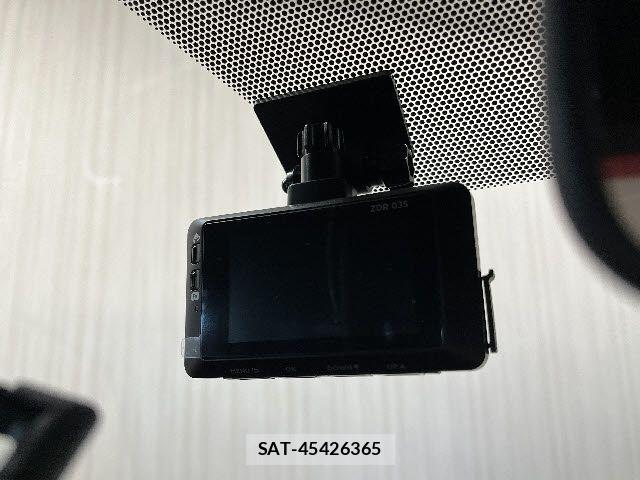 Toyota VOXY 2022-10 6022596-11