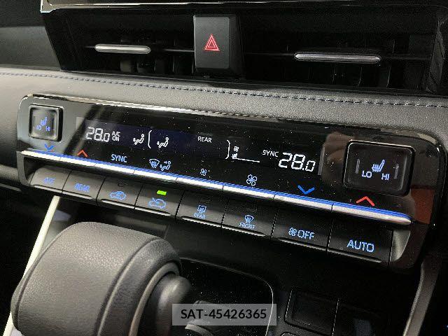 Toyota VOXY 2022-10 6022596-14