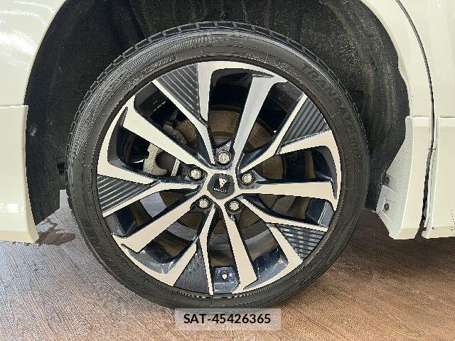 Toyota VOXY 2022-10 6022596-26