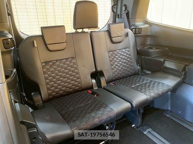 Toyota VOXY 2025-04 6221002-10