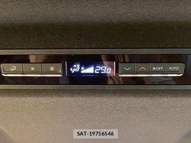 Toyota VOXY 2025-04 6221002-11