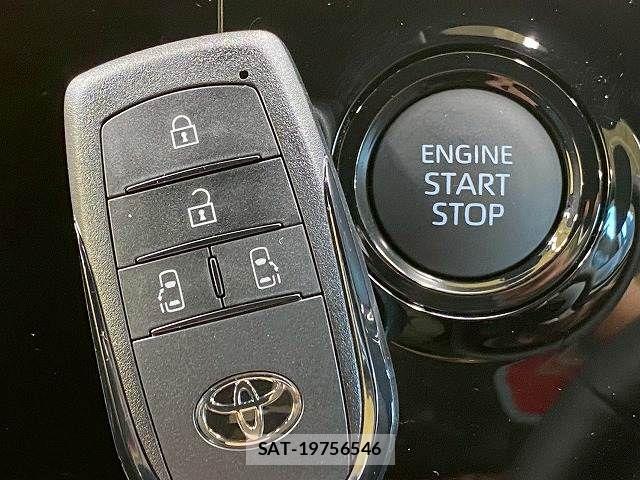 Toyota VOXY 2025-04 6221002-12