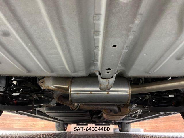 Toyota VOXY 2015-10 6221045-18