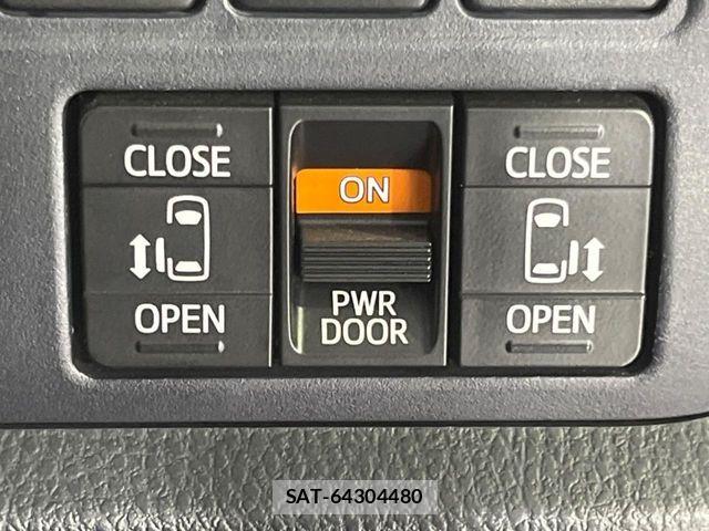 Toyota VOXY 2015-10 6221045-4
