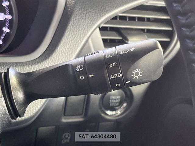 Toyota VOXY 2015-10 6221045-6