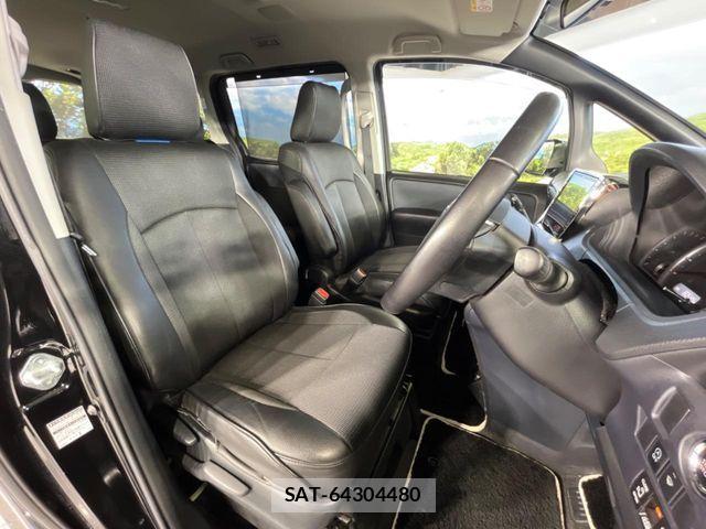 Toyota VOXY 2015-10 6221045-7
