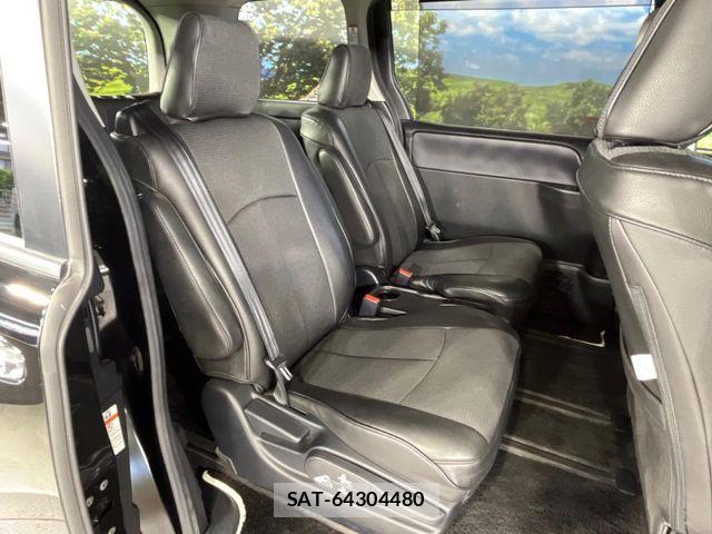 Toyota VOXY 2015-10 6221045-8