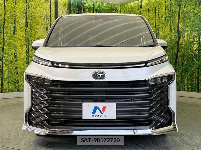 Toyota VOXY 2023-08 6220978-14