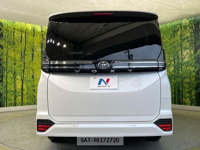 Toyota VOXY 2023-08 6220978-15
