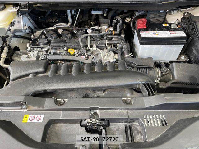 Toyota VOXY 2023-08 6220978-17