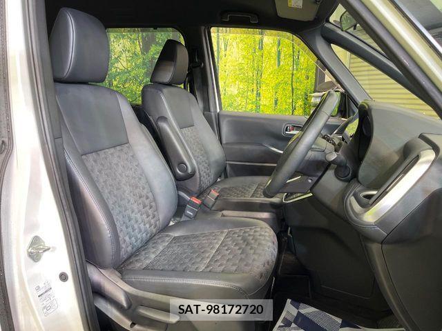 Toyota VOXY 2023-08 6220978-7