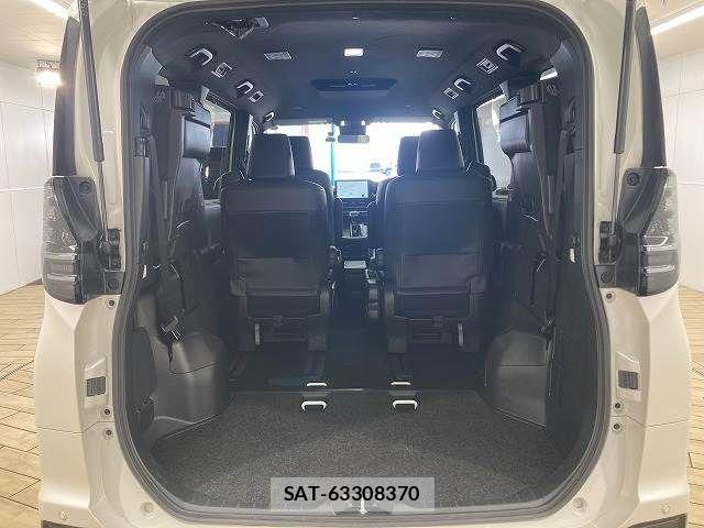 Toyota VOXY 2025-04 6220988-12