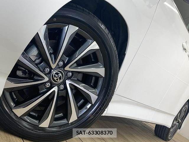 Toyota VOXY 2025-04 6220988-18