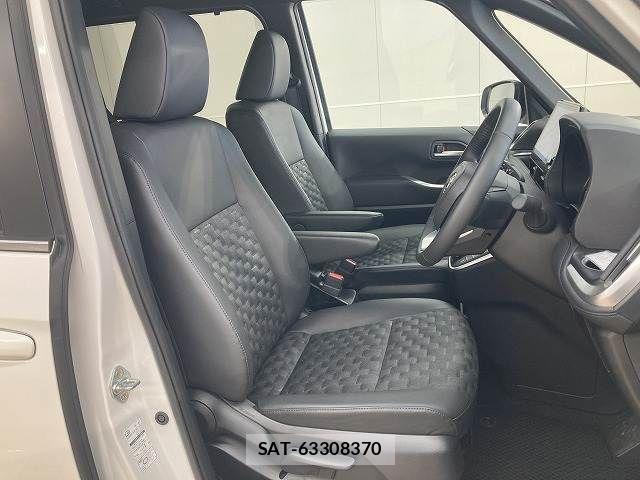 Toyota VOXY 2025-04 6220988-4