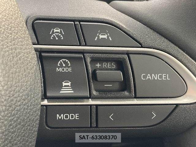 Toyota VOXY 2025-04 6220988-7