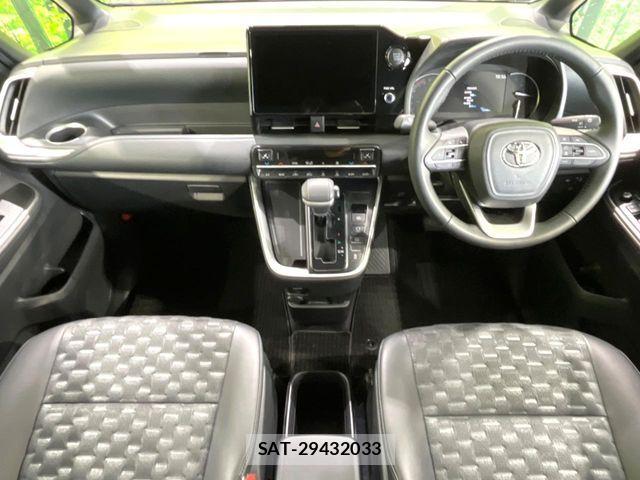Toyota VOXY 2024-02 6220981-1