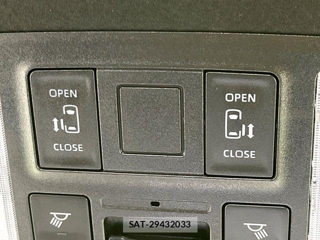 Toyota VOXY 2024-02 6220981-3