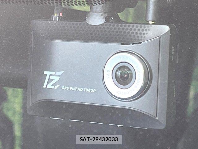 Toyota VOXY 2024-02 6220981-5