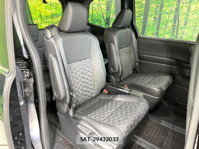 Toyota VOXY 2024-02 6220981-8