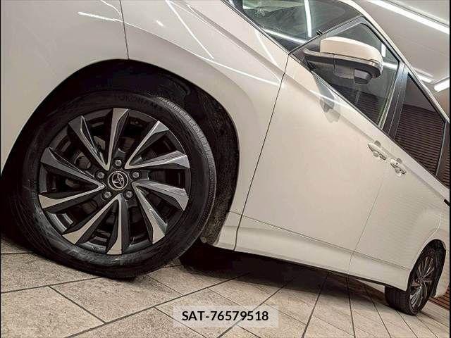 Toyota VOXY 2025-04 6220997-10