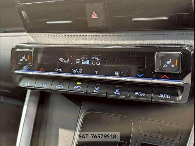 Toyota VOXY 2025-04 6220997-11
