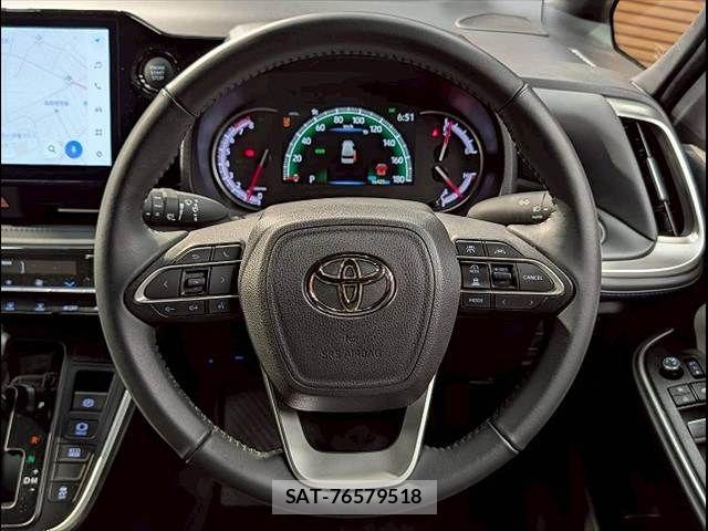 Toyota VOXY 2025-04 6220997-12
