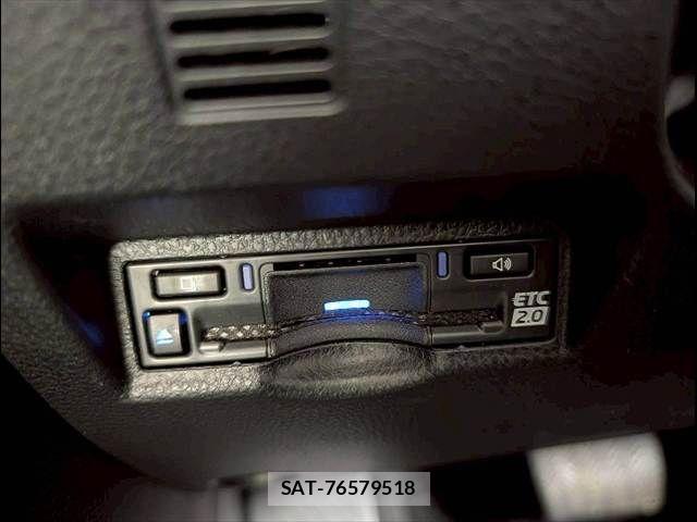 Toyota VOXY 2025-04 6220997-15
