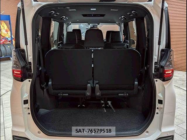 Toyota VOXY 2025-04 6220997-19