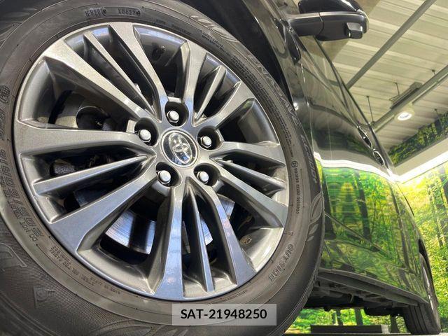 Toyota VOXY 2022-05 6221009-11