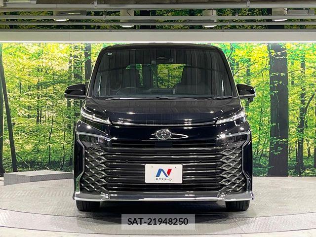 Toyota VOXY 2022-05 6221009-12