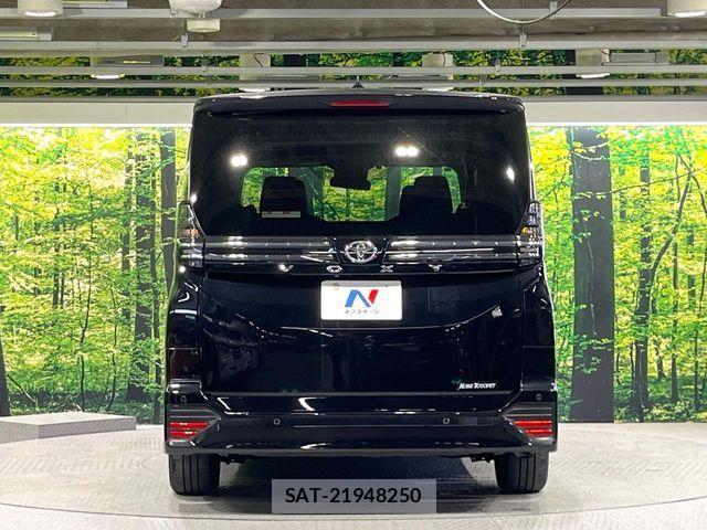 Toyota VOXY 2022-05 6221009-13
