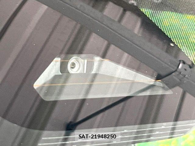 Toyota VOXY 2022-05 6221009-5