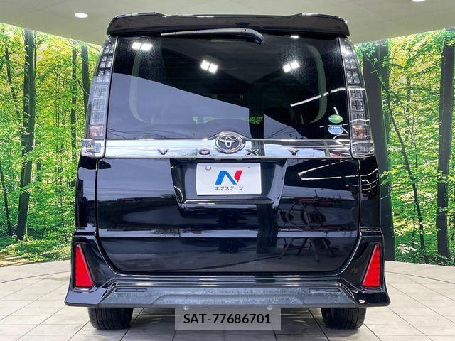 Toyota VOXY 2014-02 6248342-15