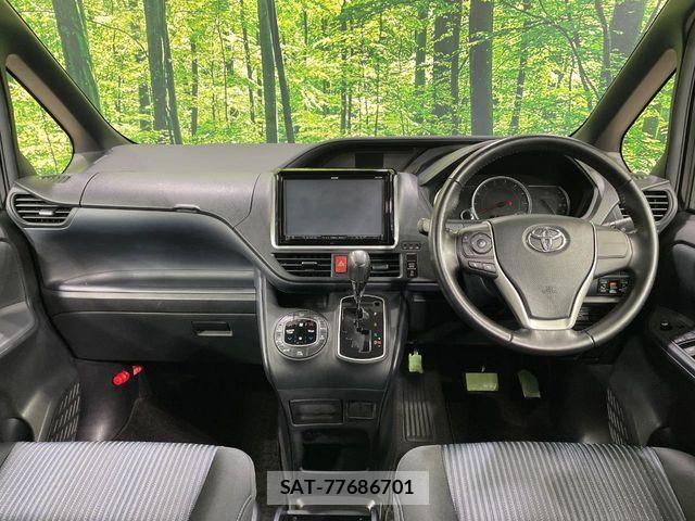 Toyota VOXY 2014-02 6248342-1