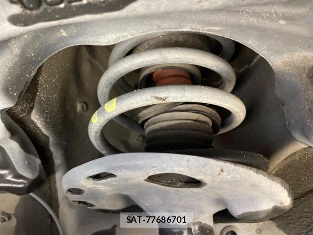 Toyota VOXY 2014-02 6248342-19