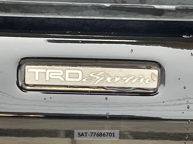 Toyota VOXY 2014-02 6248342-2