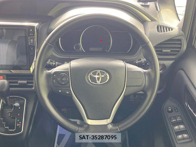 Toyota VOXY 2015-05 6248331-11