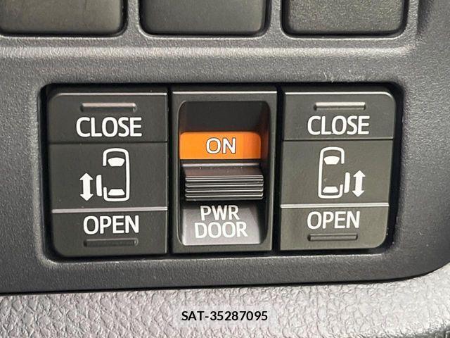 Toyota VOXY 2015-05 6248331-5