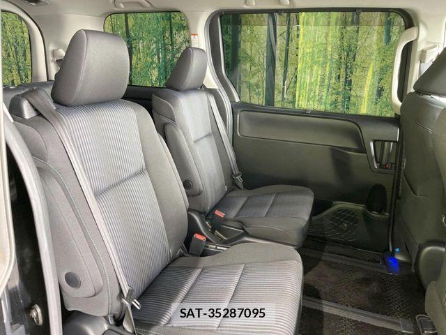 Toyota VOXY 2015-05 6248331-8