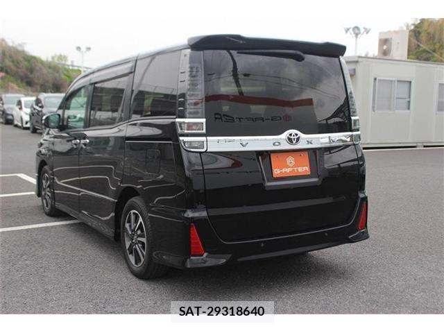 Toyota VOXY 2020-12 6266305-12