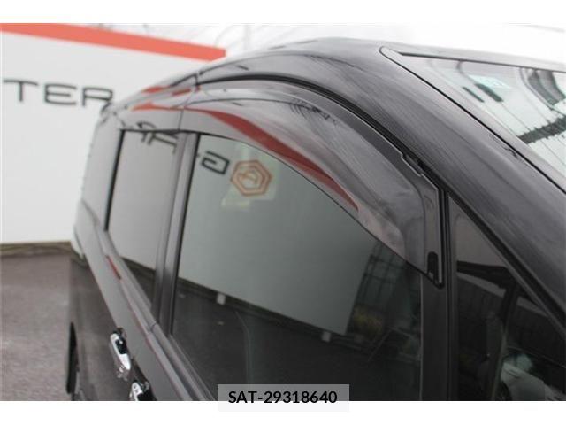 Toyota VOXY 2020-12 6266305-22