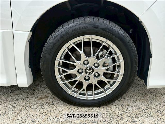 Toyota VOXY 2021-05 6277647-14