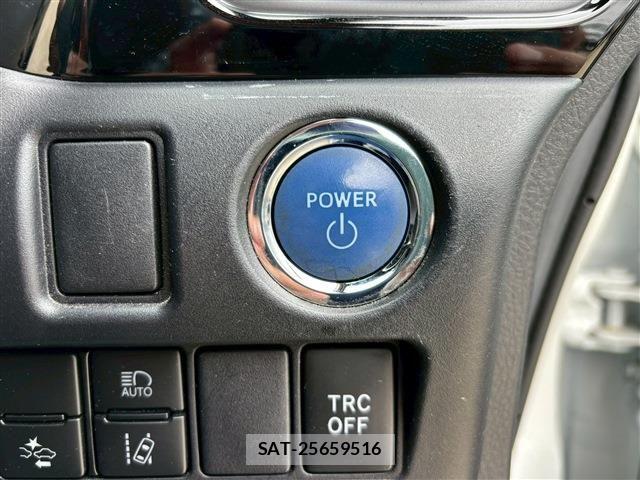 Toyota VOXY 2021-05 6277647-17
