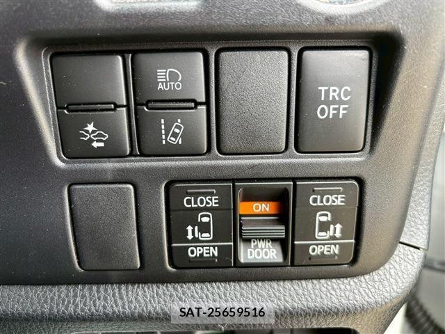Toyota VOXY 2021-05 6277647-18