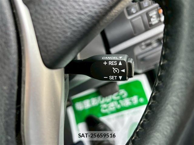 Toyota VOXY 2021-05 6277647-27