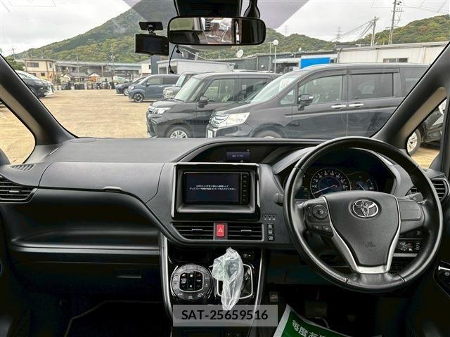 Toyota VOXY 2021-05 6277647-2